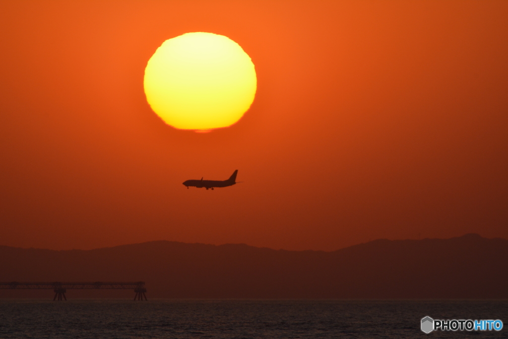 2018-5-4 夕日と飛行機1　 B737