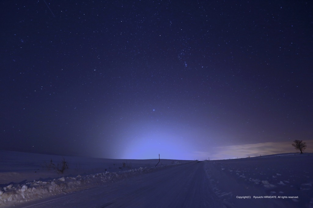 丘の上にある星景