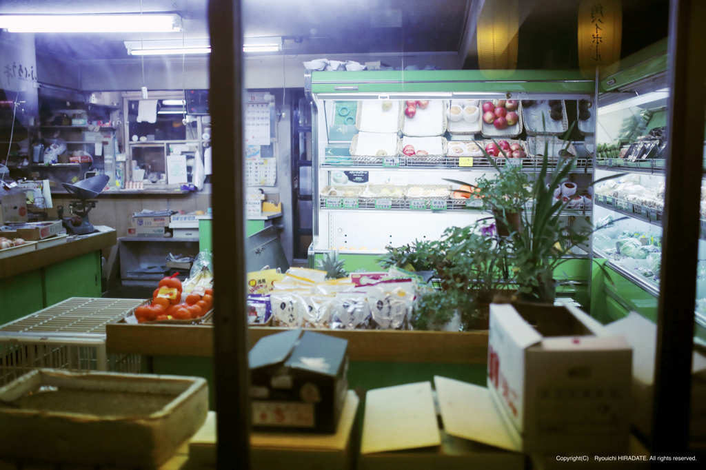 路地裏の青果店