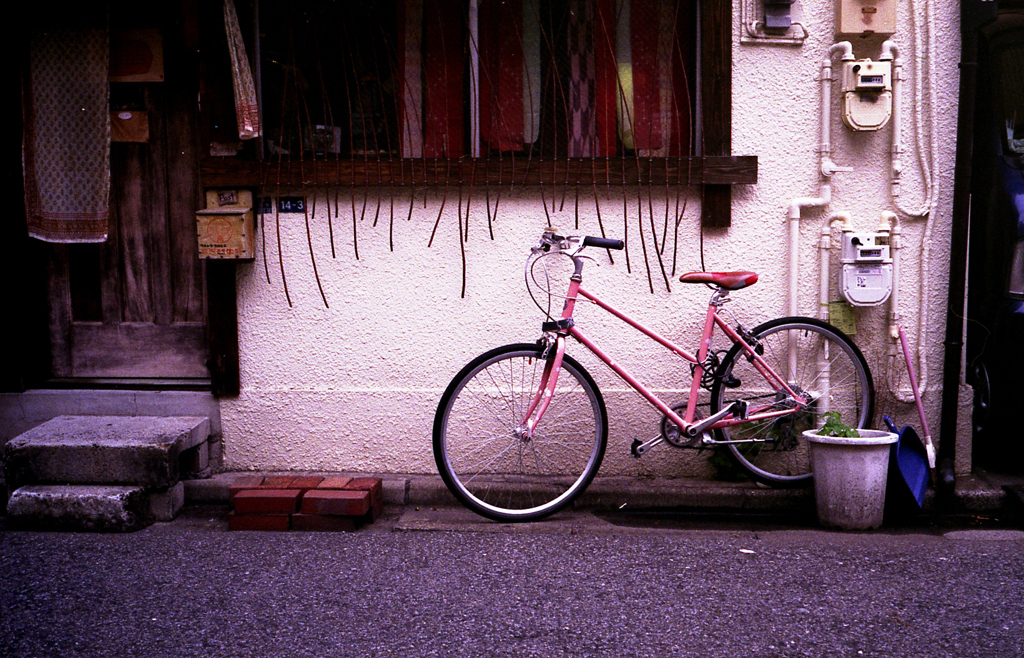 モモイロ自転車