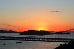 瀬戸に沈む夕日 