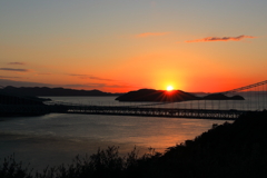 瀬戸に沈む夕日 