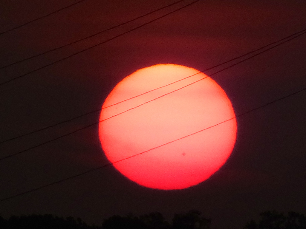 夕日の中の黒点