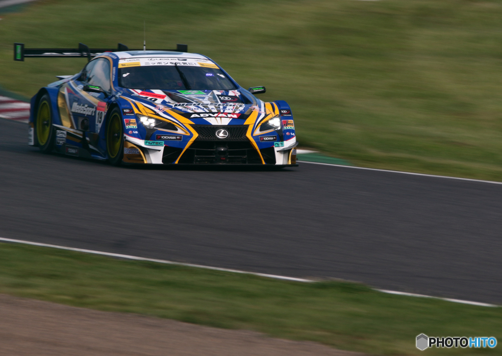 予選２位！！ WedsSport ADVAN LC500