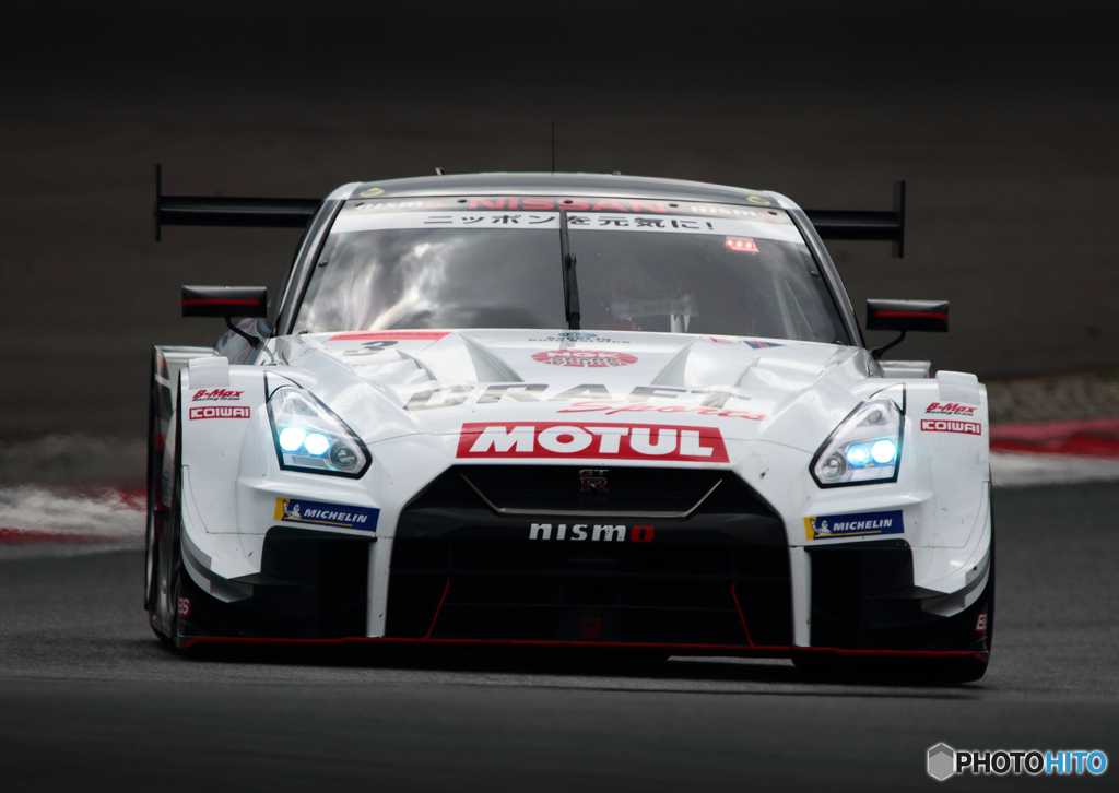 CRAFTSPORTS MOTUL GT-R