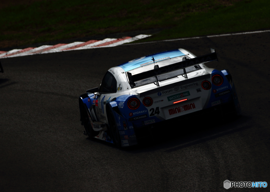フォーラムエンジニアリング ADVAN GT-R