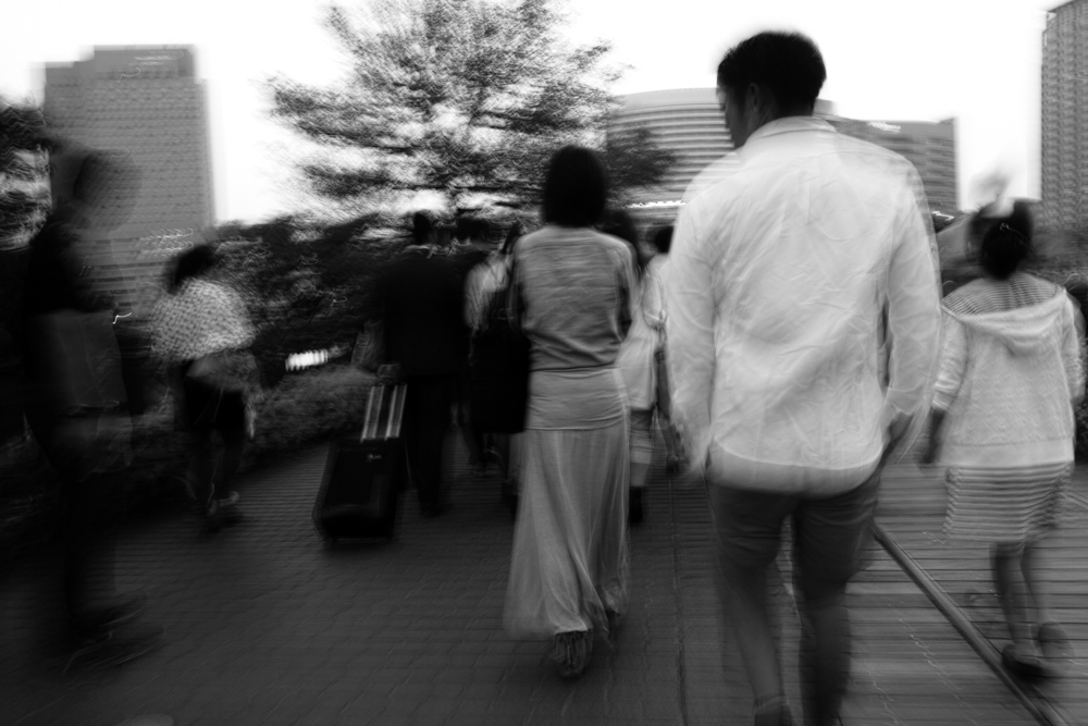 歩く