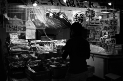 夜の魚屋