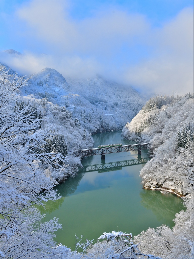 雪の谷、快走