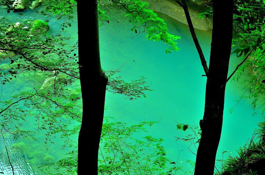 コバルト的な、ブルー。