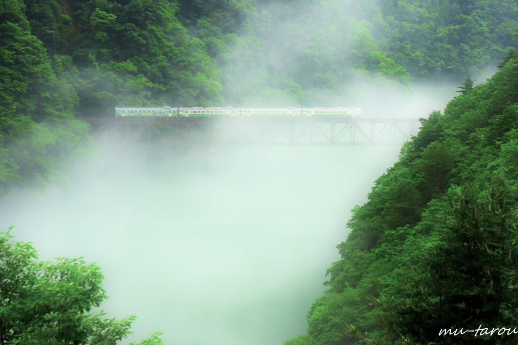第三橋梁、煙る