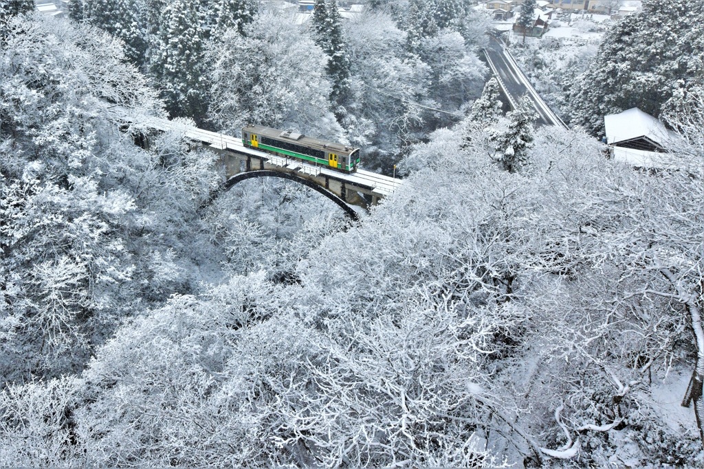 雪の華橋梁