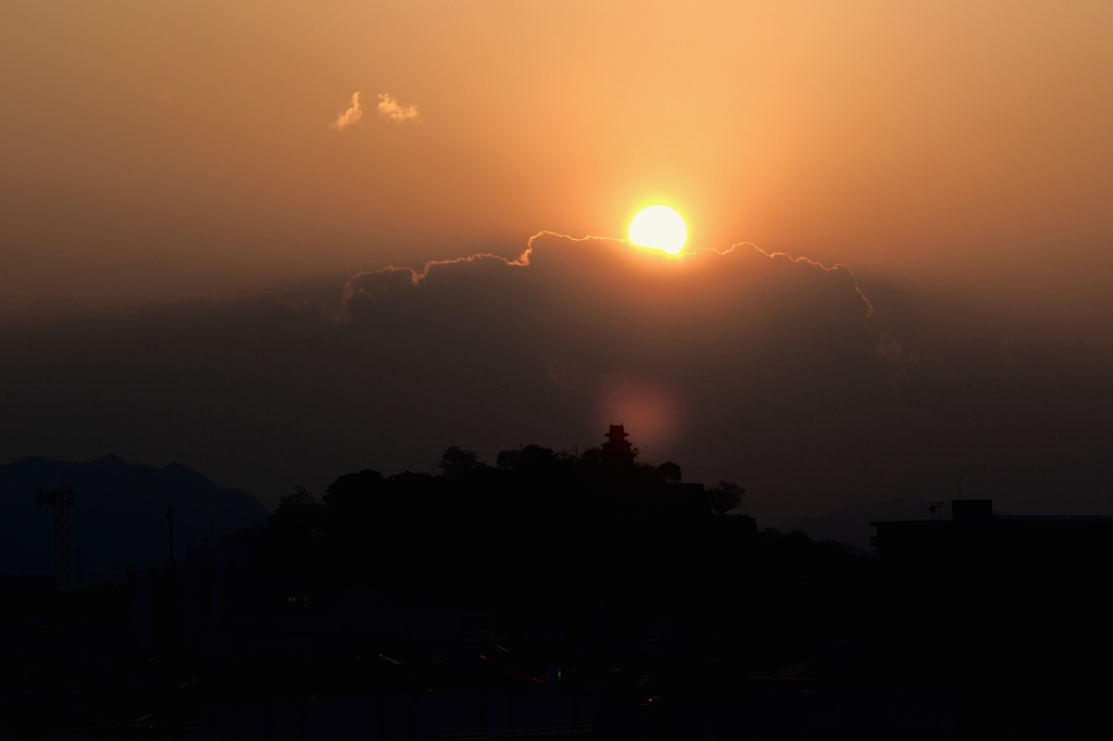 夕日に
