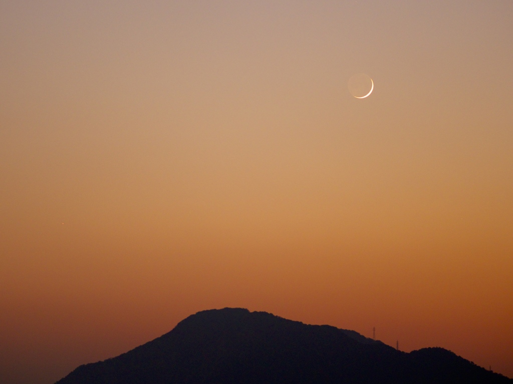 三日月