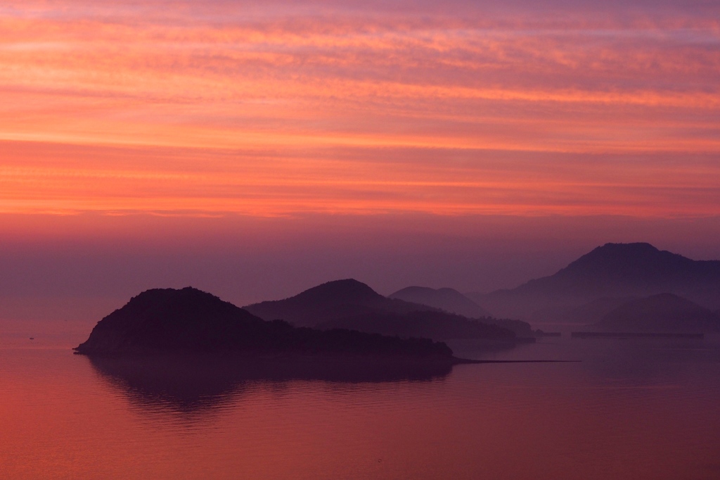 紫雲出山…紫の煙が棚引く山です