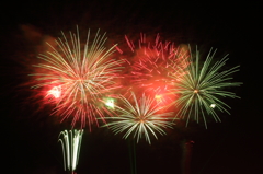 花火30分で　8,000発