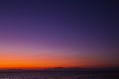 対岸の灯りかりは