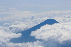 雲をも従える