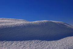 積雪と空