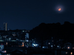 沈む月