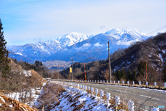 雪の少ない峠道