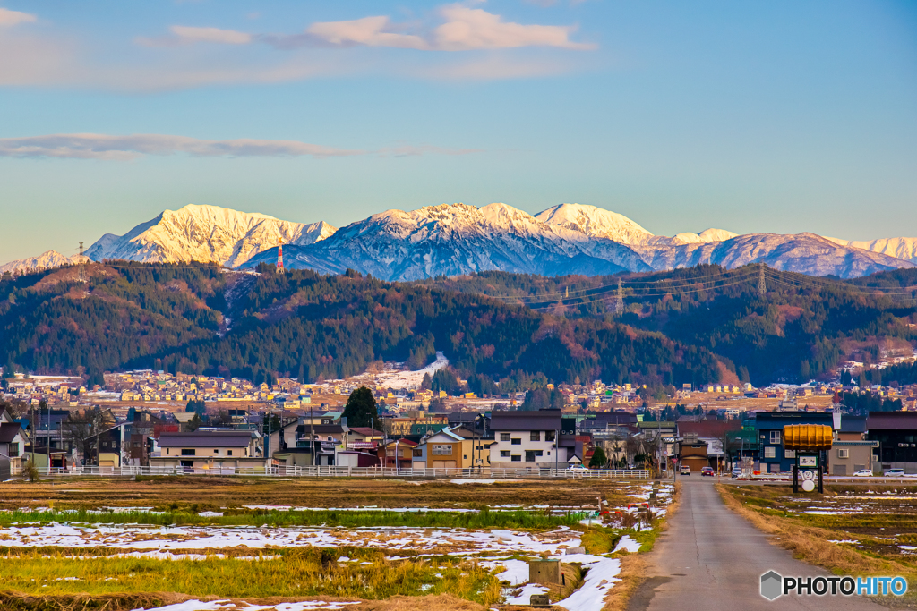 夕焼けの越後三山