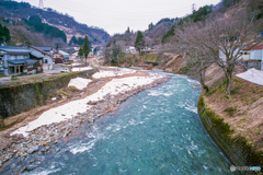 雪融けの清流