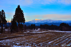 夕焼けの越後三山