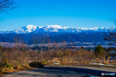 冬の晴れ間の越後三山