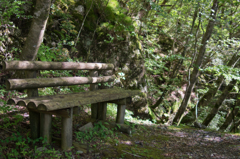 山奥のベンチ