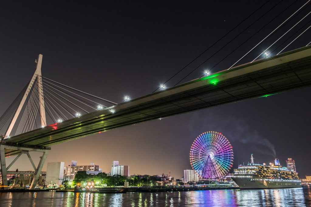 橋、観覧車、客船。