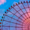 夕暮れの遊園地