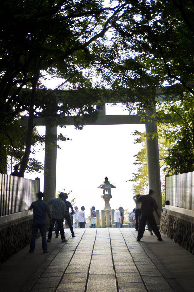 神社前でラジオ体操