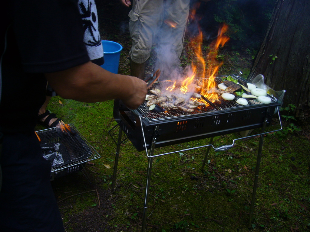BBQ始め、火がボーボーですｗｗ