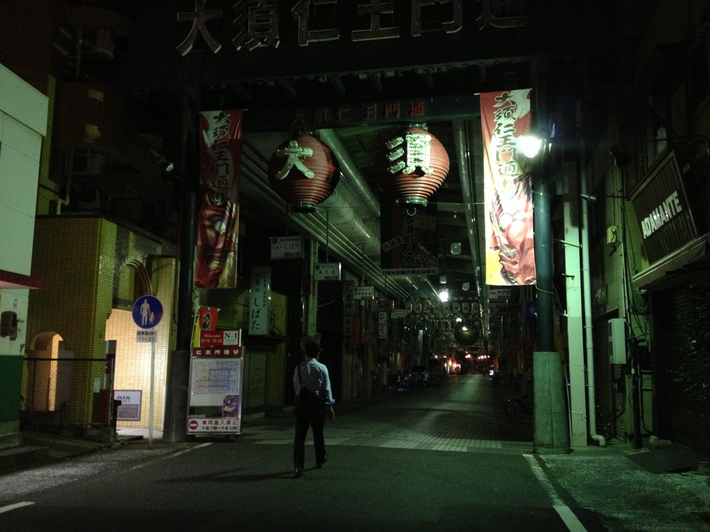 夜の商店街