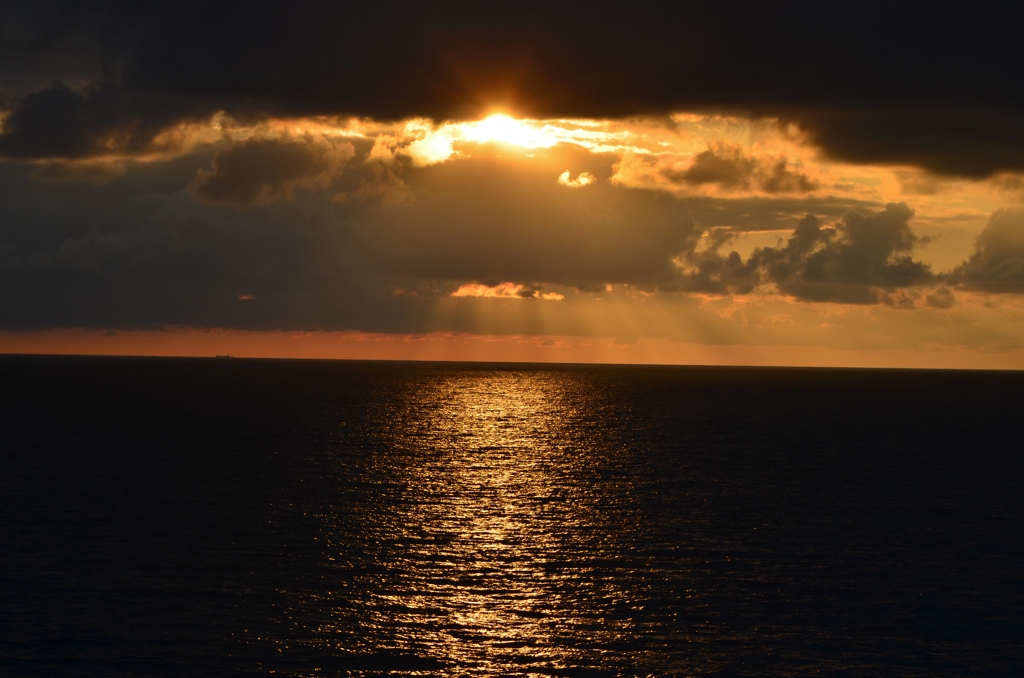 海上の夕日