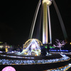 光る川の向こうの１３８