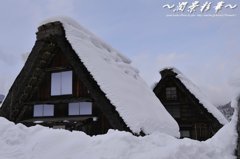 合掌造り雪化粧
