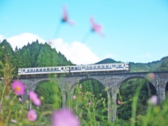 秋の東峰村めがね橋