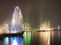 長崎帆船と女神大橋ライトアップ