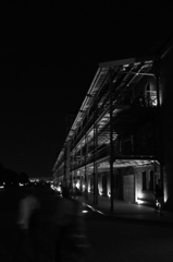 モノクロレンガ