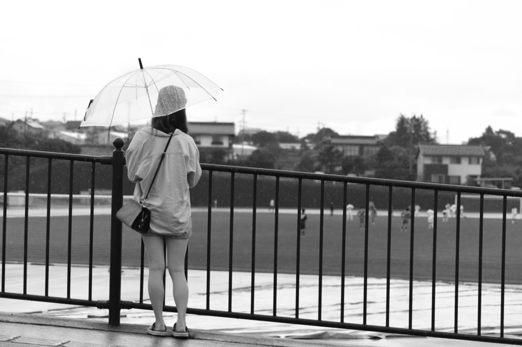 梅雨空の中