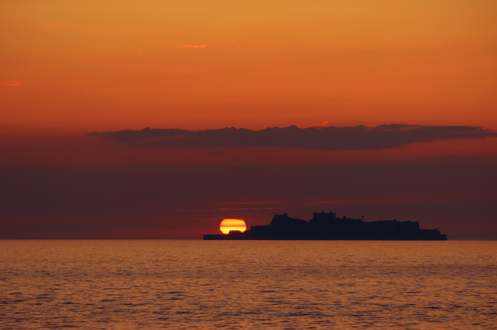 軍艦島に沈む夕陽　Ⅱ