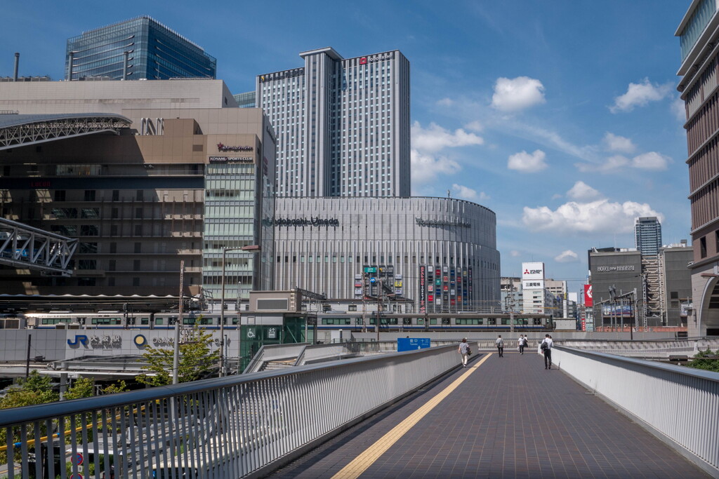 9月中半の夏景色･･大阪駅前