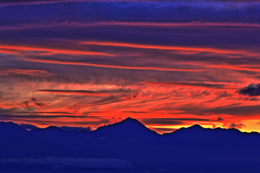 北アルプスの夕暮れ