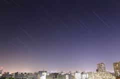 都会の空を走る