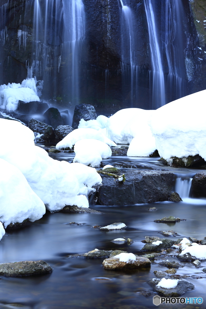 雪化粧の達沢不動滝1