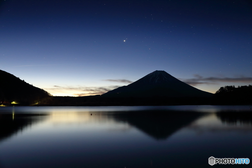 輝く星夜が明ける