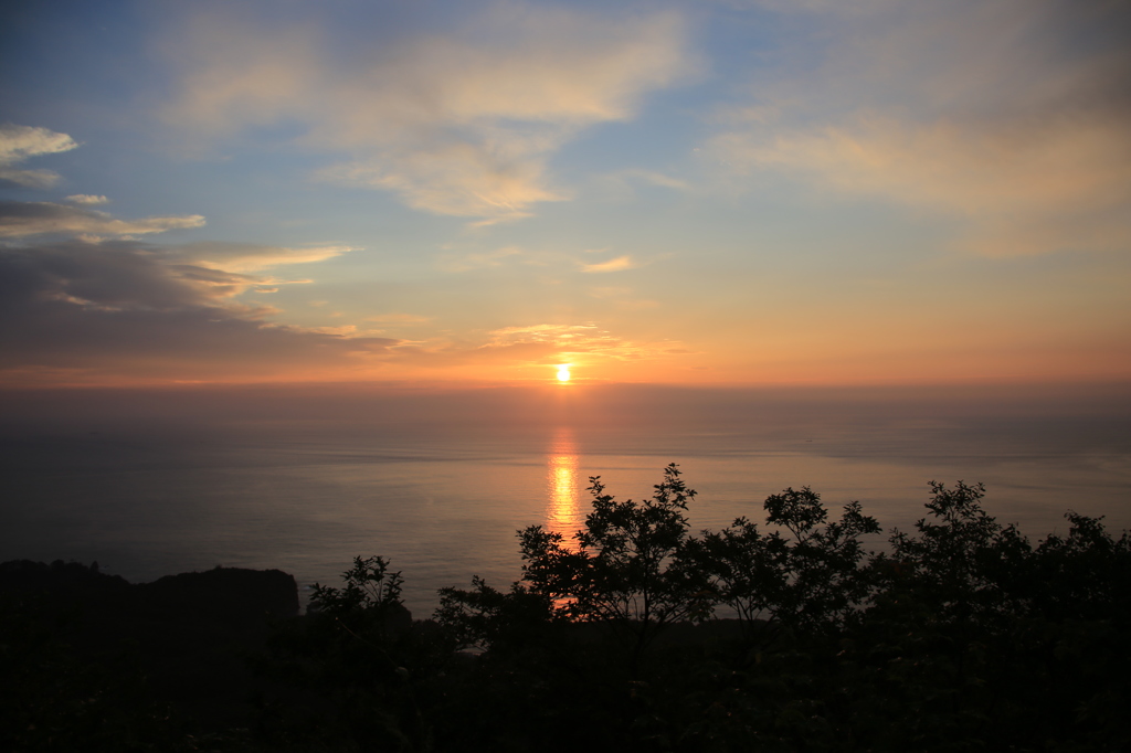 三陸海岸に昇