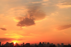 街に日が沈む